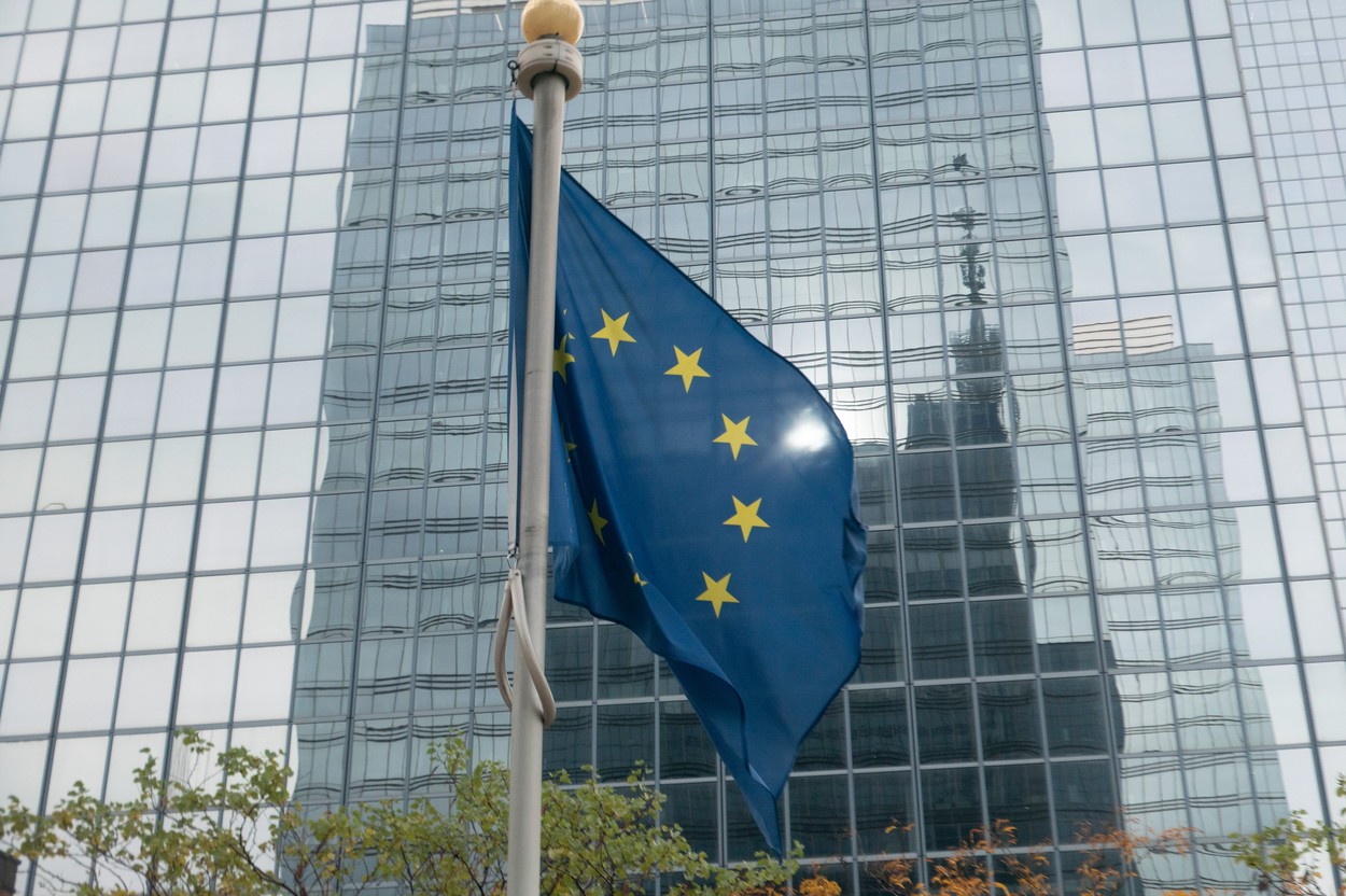 drapel steag ue uniunea europeana profimedia
