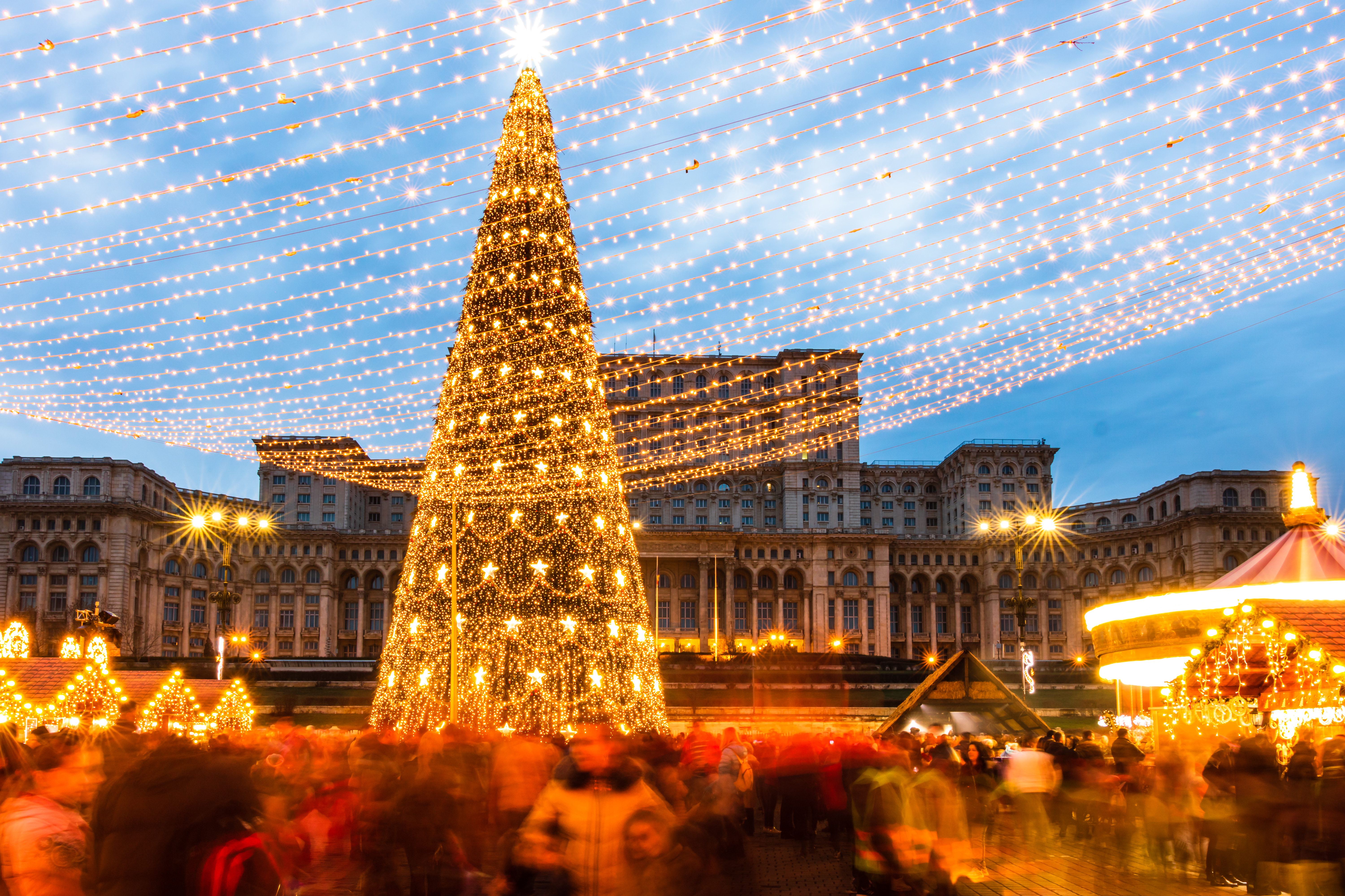 Bucharest,Christmas,Market,In,Front,Of,The,Palace,Of,Parliament
