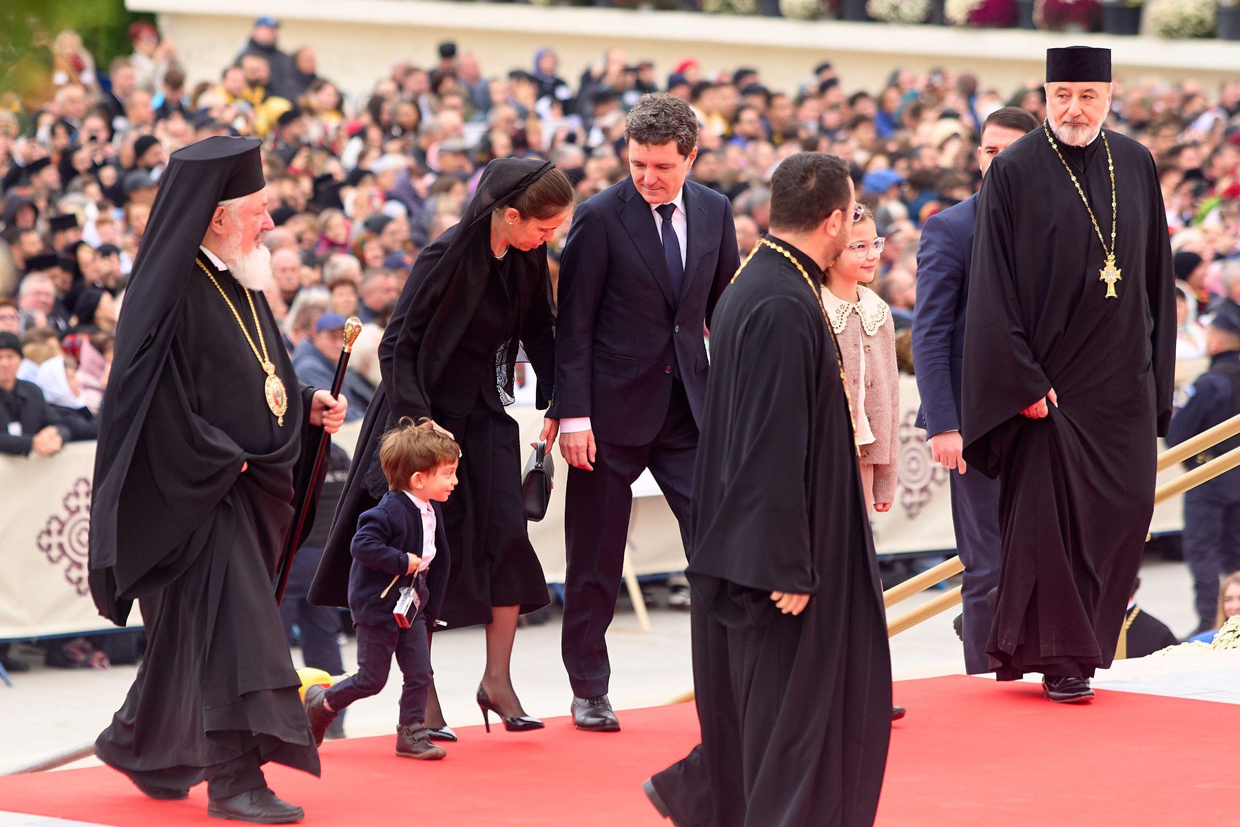 Bucharest, Romania. 26th Oct, 2025: Nicusor Dan, the President of Romania, his partner, Mirabela Gradinaru, and their children Aheea Dan and Antim Dan, arrive at the Romanian National Cathedral to attend the consecration of the mosaics icons of the Cathed