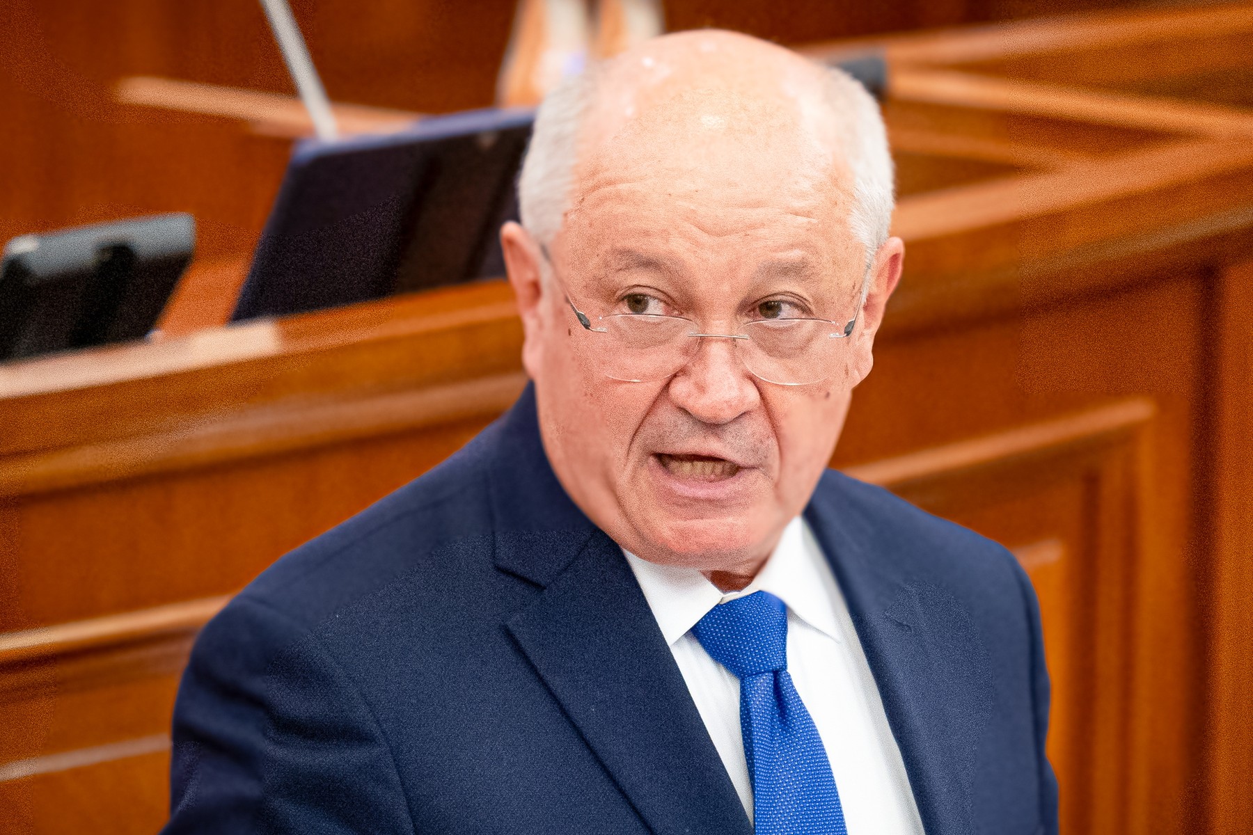 Moldovan PM Munteanu Presents His Cabinet