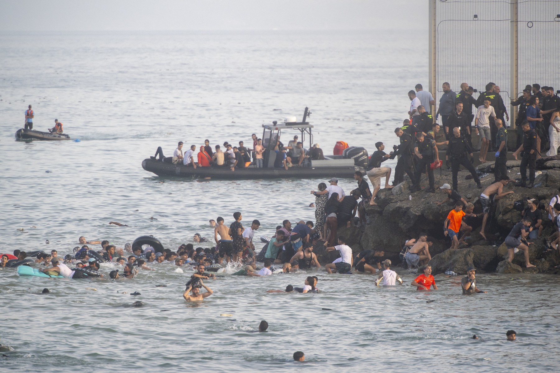 imigranti marocani in ceuta (8)