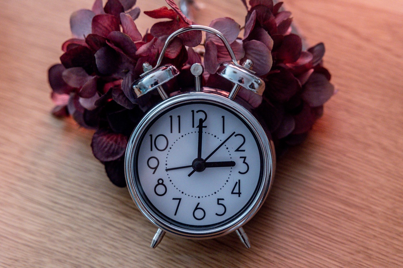 Spain sets the clocks back by one hour to switch to winter time